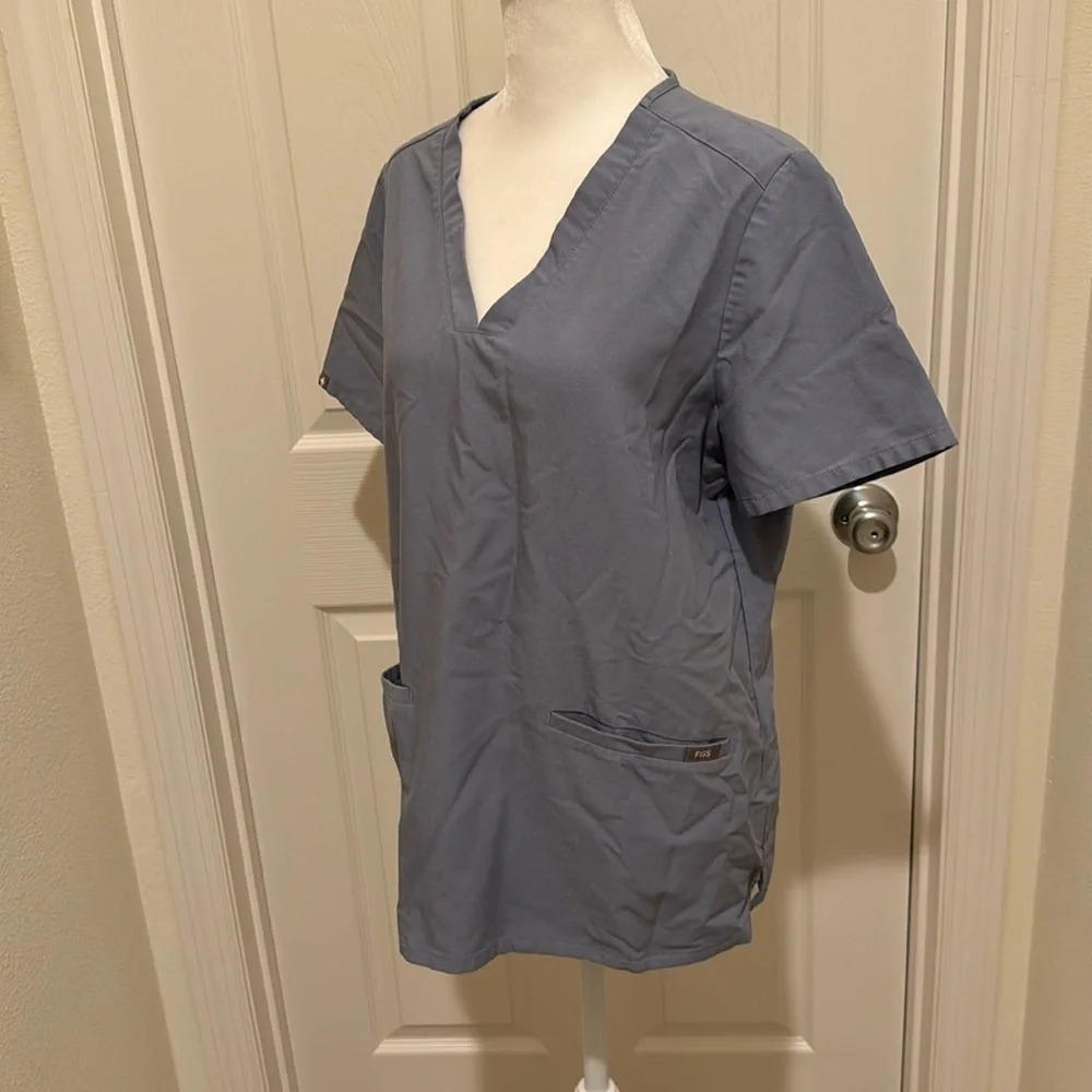 Figs Casma Three Pocket Scrub Top vapor blue technical collection - Picture 2 of 15